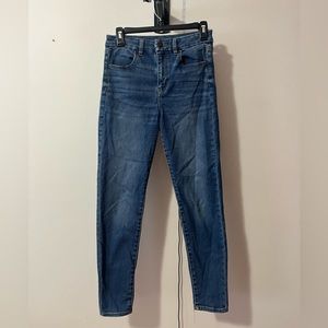 American Eagle “Curvy Hi-Rise Jegging”